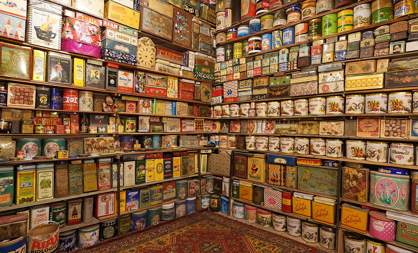 Ultra-wide 20-mm perspectives, superb resolution from F1.8